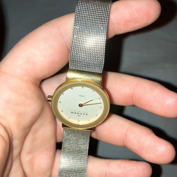 Skagen Denmark watch. Silver and Rose Gold - Picture 2 of 5